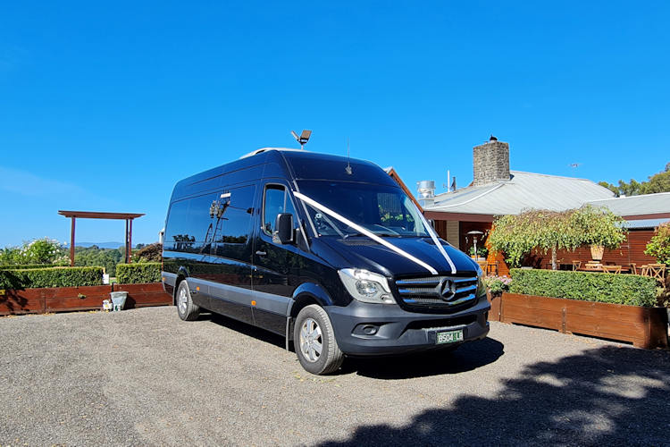 YET - Yarra Valley Private Tour Bus